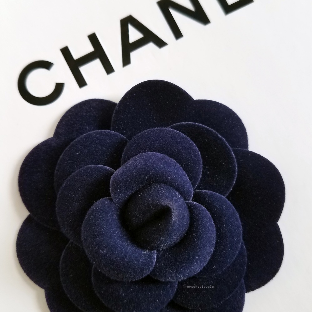 AUTHENTIC RARE CHANEL NAVY BLUE VELVET DIY BROOCH - Picture 8 of 8